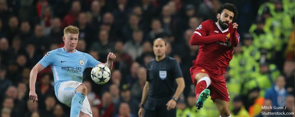 MANCHESTER, ENGLAND - APRIL 10 - Kevin De Bruyne and Mohamed Salah during a match between Manchester City and Liverpool at the Etihad Stadium on April 10, 2018 Premier League