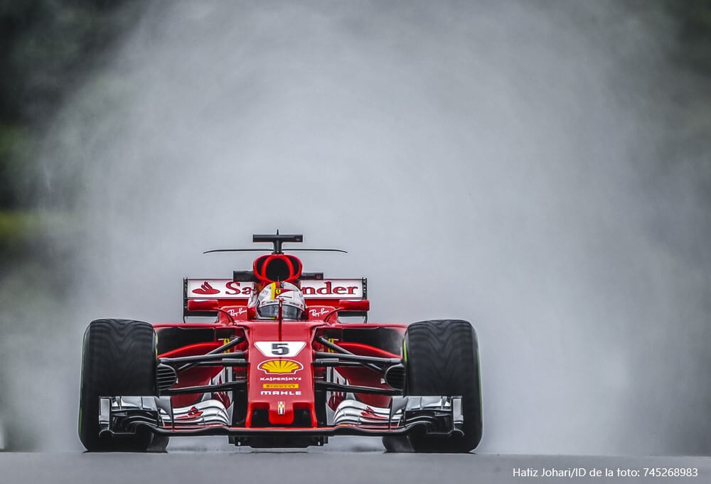 El autómovil de Ferrari, en un Gran Premio de 2017.